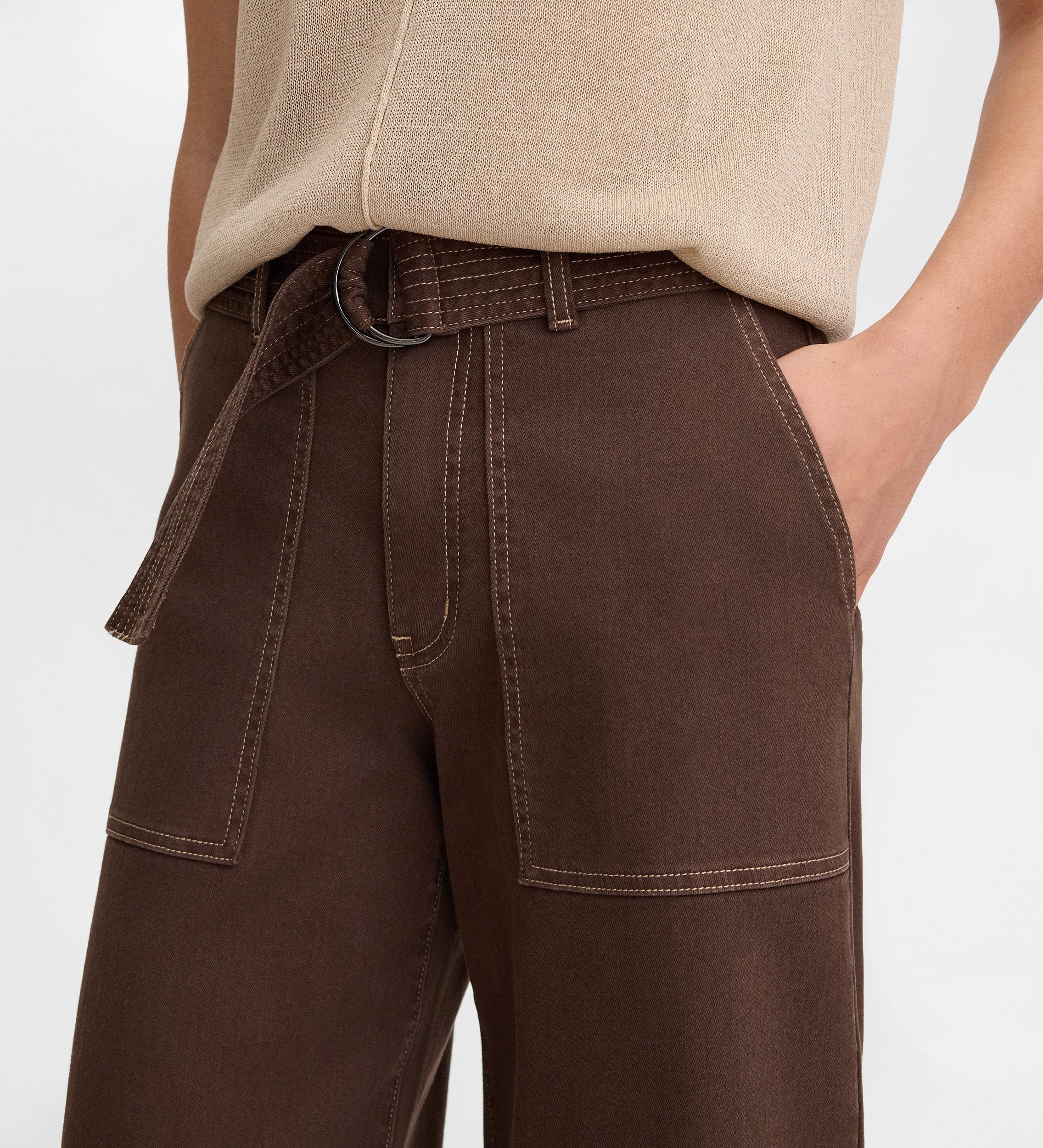 Pantalón denim pespuntes