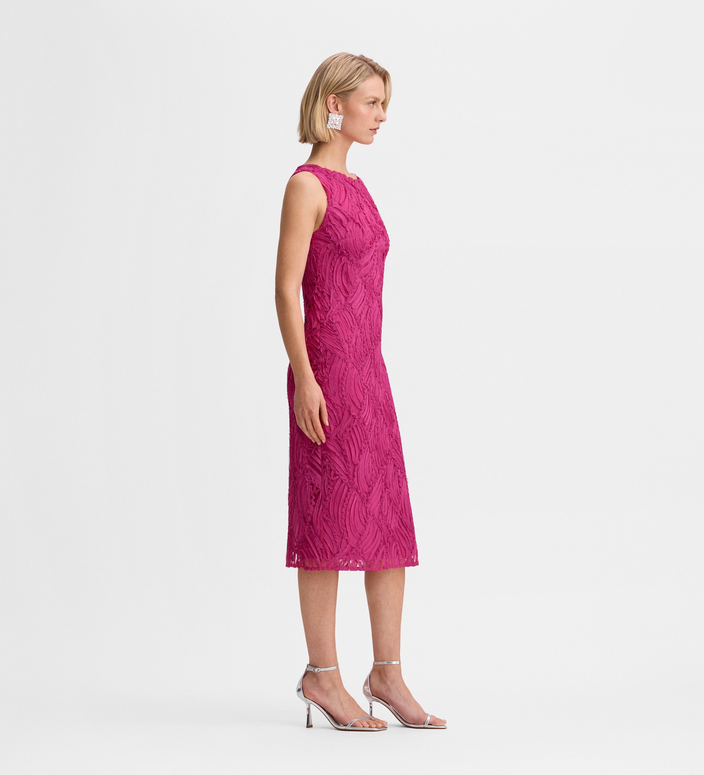 Vestido entallado bordado