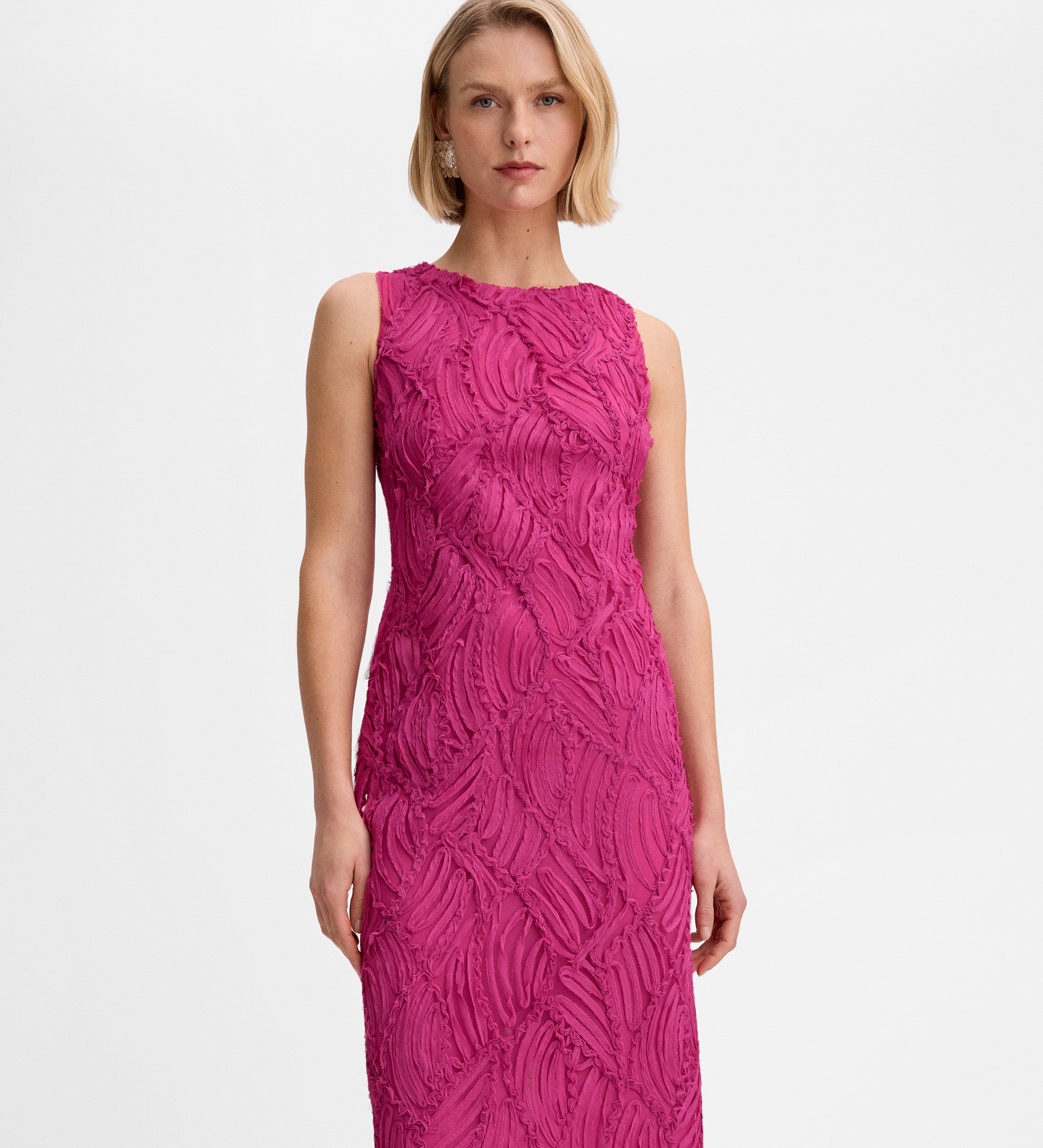 Vestido entallado bordado