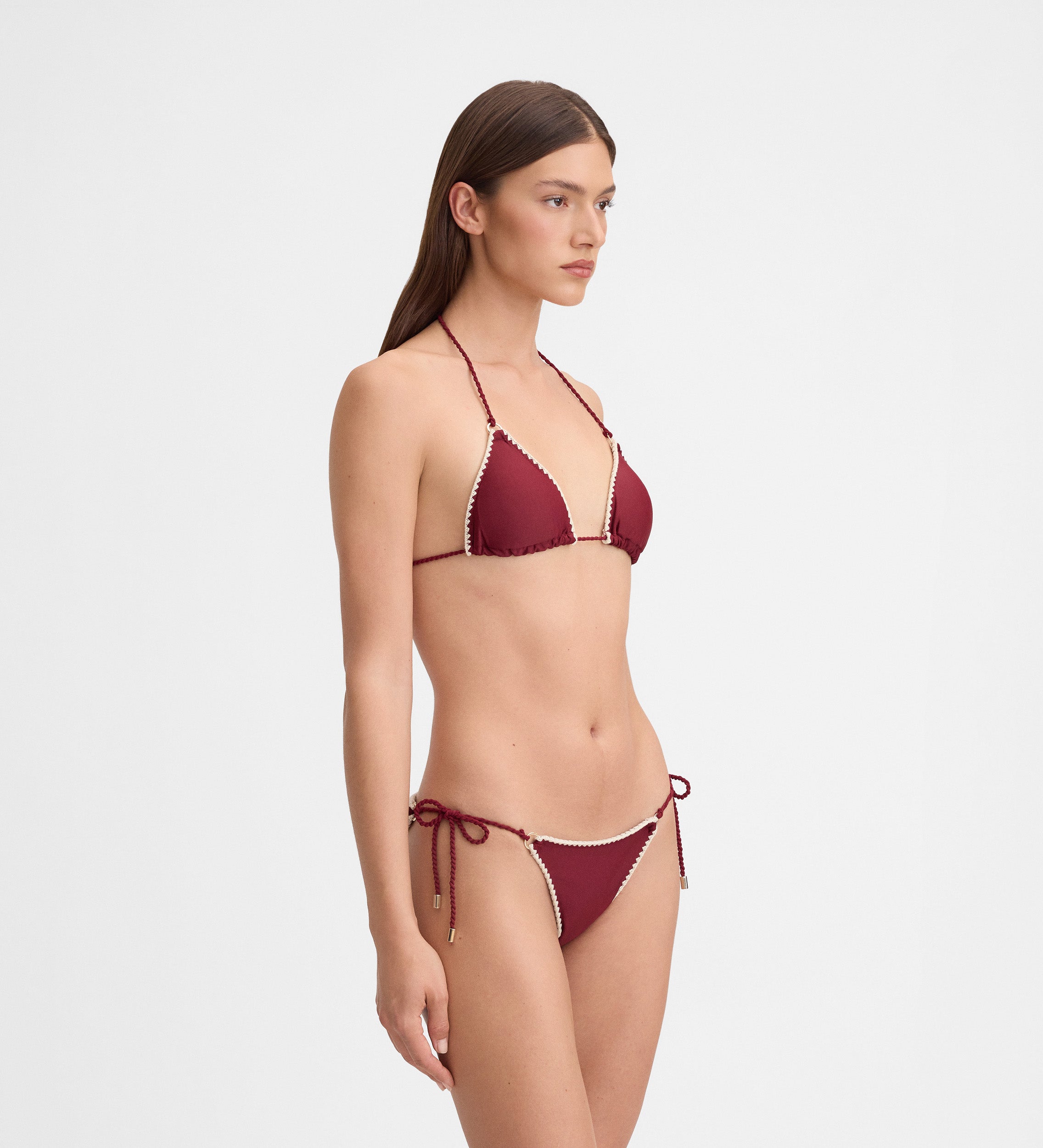 Braguita bikini pespuntes decorativos